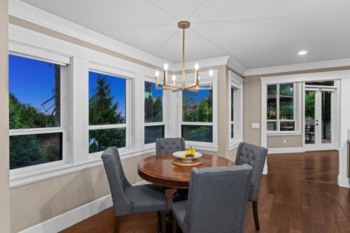 673 Sylvan Avenue, North Vancouver, BC - Indoor Photo Showing Dining Room