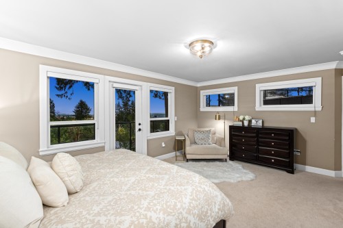 673 Sylvan Avenue, North Vancouver, BC - Indoor Photo Showing Bedroom