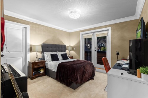 673 Sylvan Avenue, North Vancouver, BC - Indoor Photo Showing Bedroom