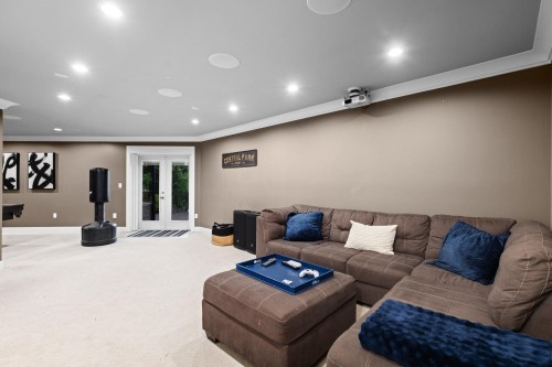 673 Sylvan Avenue, North Vancouver, BC - Indoor