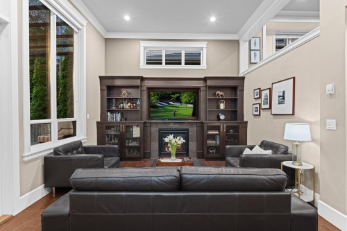 673 Sylvan Avenue, North Vancouver, BC - Indoor