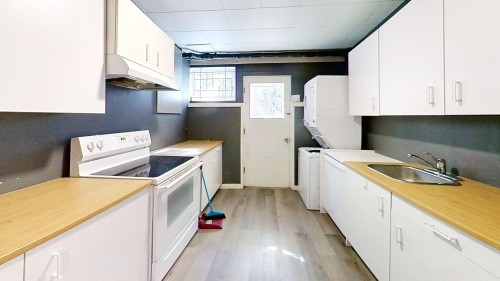 720 54Th Avenue W, Vancouver, BC 