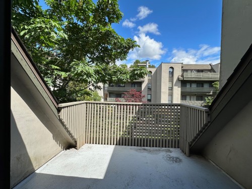 401-4941 Lougheed Highway, Burnaby, BC 