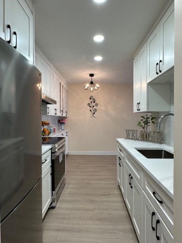 401-4941 Lougheed Highway, Burnaby, BC 