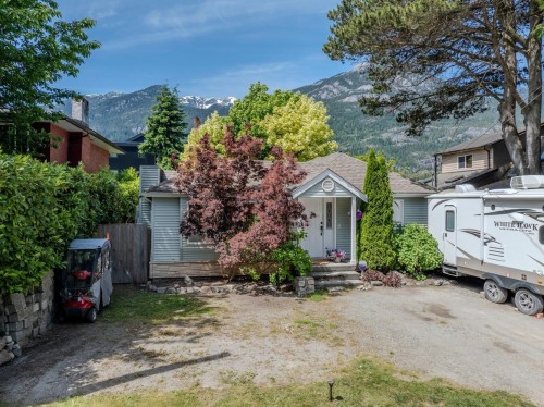 38807 Britannia Avenue, Squamish, BC 