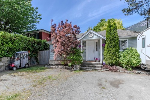 38807 Britannia Avenue, Squamish, BC 