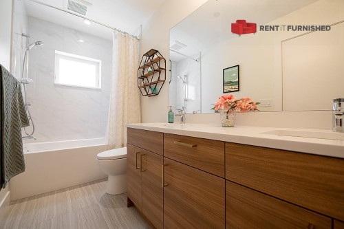 3143 8Th Avenue E, Vancouver, BC 