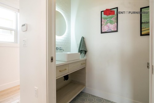 3143 8Th Avenue E, Vancouver, BC 