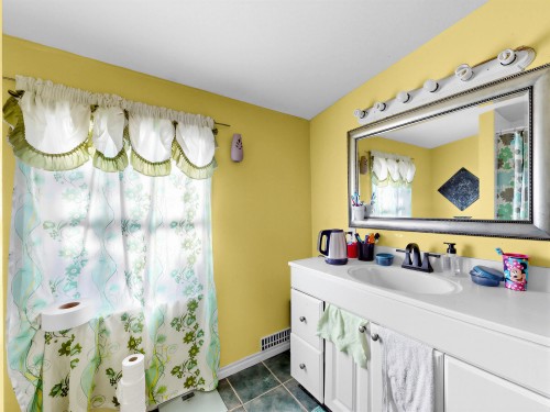 5033 Killarney Street, Vancouver, BC 