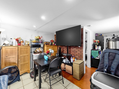 5033 Killarney Street, Vancouver, BC 