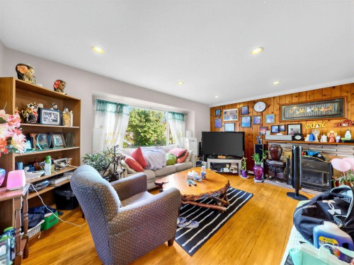 5033 Killarney Street, Vancouver, BC 