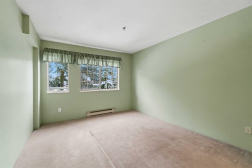 202-1148 Westwood Street, Coquitlam, BC - Indoor Photo Showing Other Room