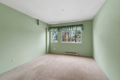 202-1148 Westwood Street, Coquitlam, BC - Indoor Photo Showing Other Room