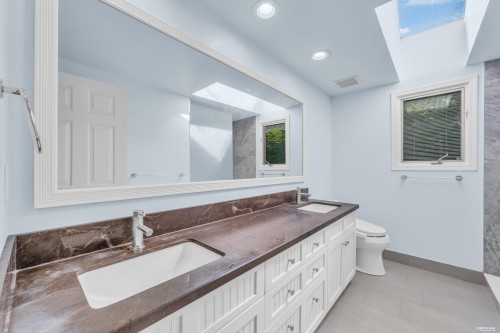4941 Water Lane, West Vancouver, BC 