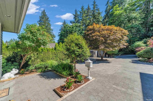 4941 Water Lane, West Vancouver, BC 