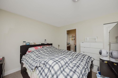 5687 Emily Way, Sechelt, BC 