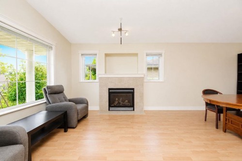 5687 Emily Way, Sechelt, BC 