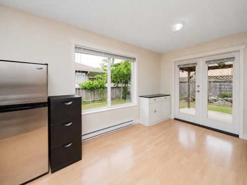 5687 Emily Way, Sechelt, BC 