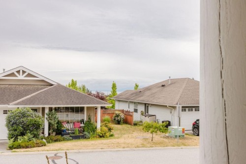 5687 Emily Way, Sechelt, BC 