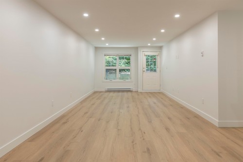 102-3787 Pender Street, Burnaby, BC - Indoor Photo Showing Other Room