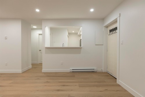 102-3787 Pender Street, Burnaby, BC - Indoor Photo Showing Other Room