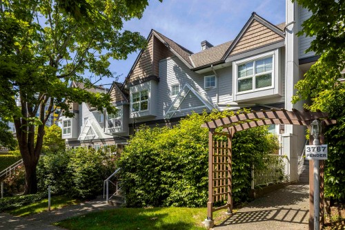 102-3787 Pender Street, Burnaby, BC - Outdoor