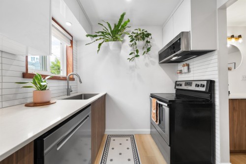 140-2390 Mcgill Street  Vancouver, BC V5L 1C6