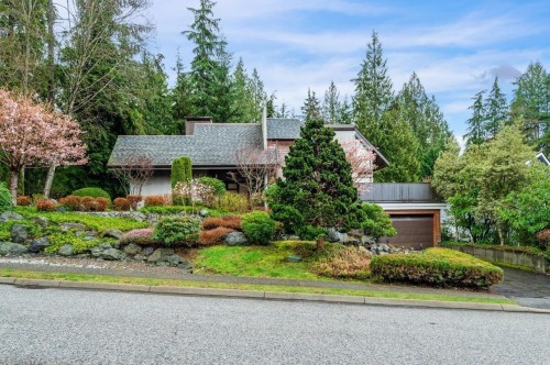 5344 Cliffridge Avenue  North Vancouver, BC V7R 3V4
