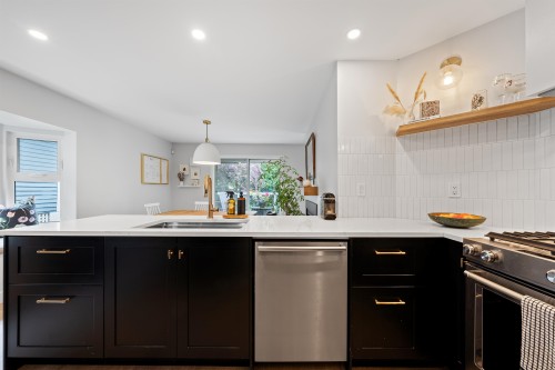 3381 Flagstaff Place, Vancouver, BC 