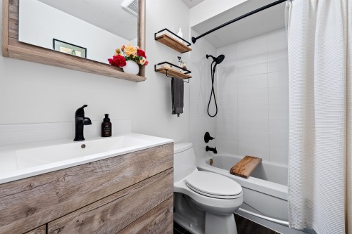 3381 Flagstaff Place, Vancouver, BC 