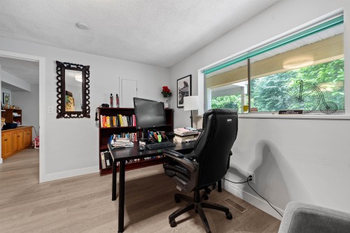 3381 Flagstaff Place, Vancouver, BC 