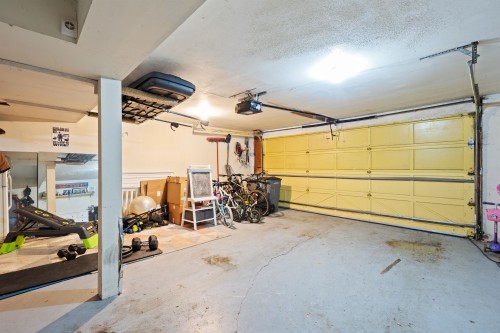 3381 Flagstaff Place, Vancouver, BC 