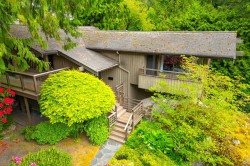 5335 Marine Drive  West Vancouver, BC V7W 2P9