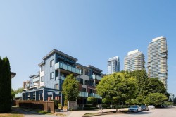 213-6533 Mackay Avenue Burnaby, BC V5H 2W8