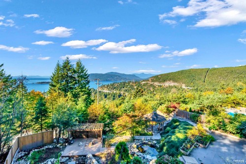 4673 Woodburn Road, West Vancouver, BC 