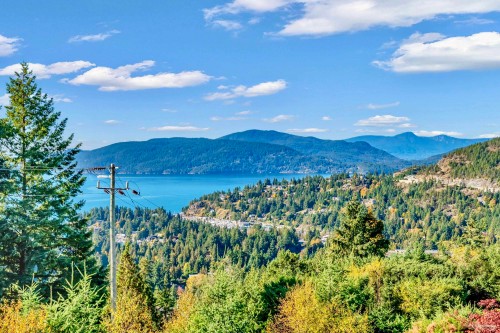 4673 Woodburn Road, West Vancouver, BC 