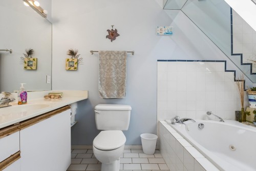 7-240 Keith Road E, North Vancouver, BC 