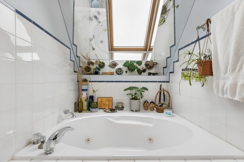 7-240 Keith Road E, North Vancouver, BC 