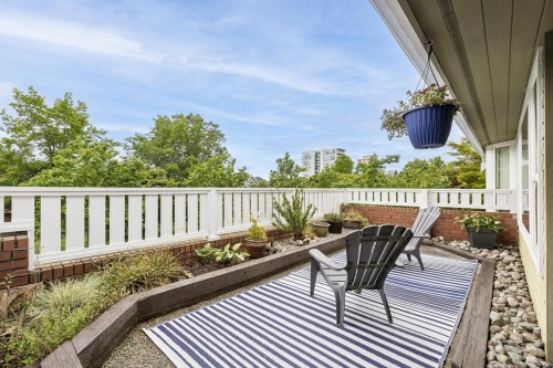 7-240 Keith Road E, North Vancouver, BC 