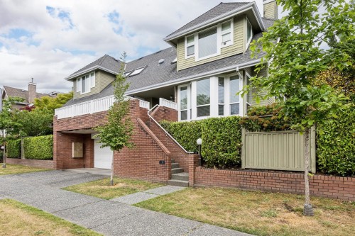 7-240 Keith Road E, North Vancouver, BC 