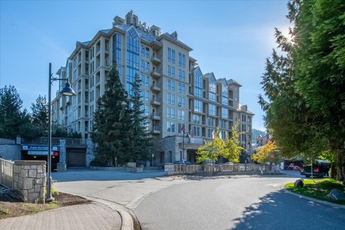 702-4320 Sundial Crescent  Whistler, BC V8E 1G6