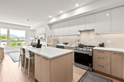 312-150 James Road  Port Moody, BC V3H 0N7