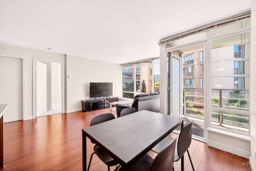 606-8280 Lansdowne Road, Richmond, BC 