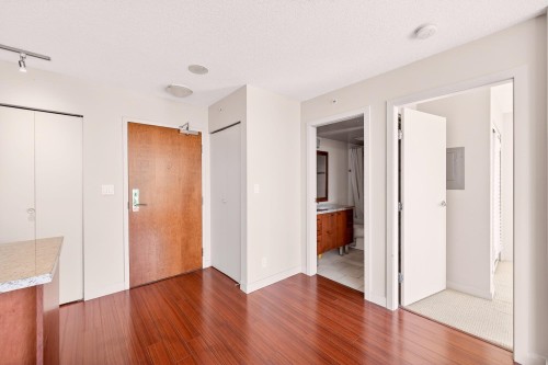 606-8280 Lansdowne Road, Richmond, BC 