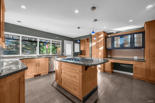310 Macbeth Crescent, West Vancouver, BC 