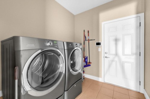 26500 124 Avenue, Maple Ridge, BC - Indoor Photo Showing Laundry Room