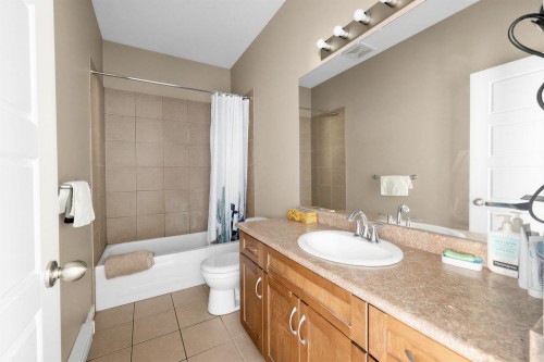 26500 124 Avenue, Maple Ridge, BC - Indoor Photo Showing Bathroom