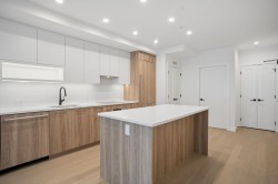304-8398 Oak Street  Vancouver, BC V6P 0L9