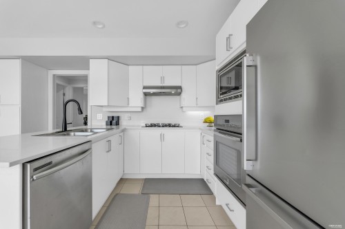 111 Sandringham Crescent, North Vancouver, BC 