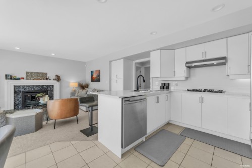 111 Sandringham Crescent, North Vancouver, BC 